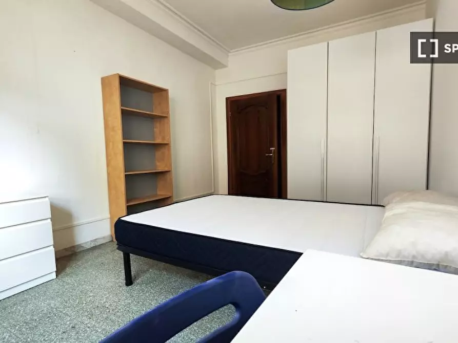 Immagine 3 di Camera condivisa in affitto  in Via Bisentina, 00139 Roma RM, Italy a Roma