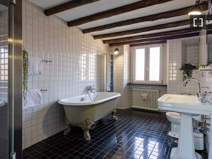 Immagine 16 di Appartamento in affitto  in Via Torino a Roma