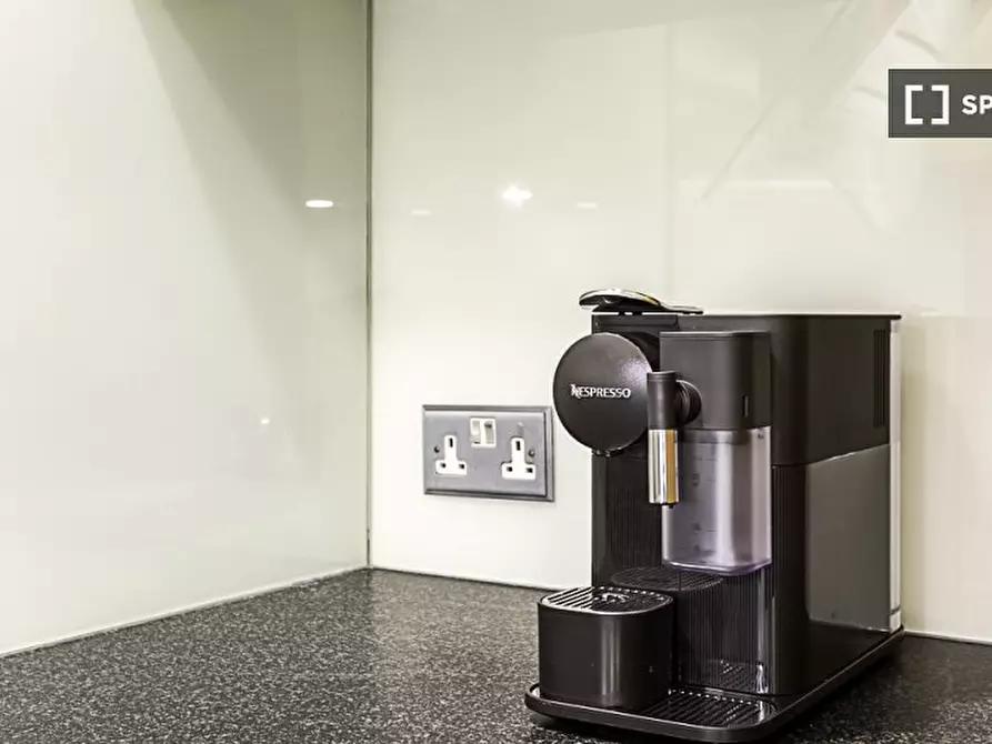 Immagine 13 di Appartamento in affitto  in -13 Kensington Court a Kensington