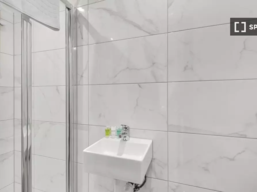 Immagine 8 di Ufficio in affitto  in flat b a Hackney