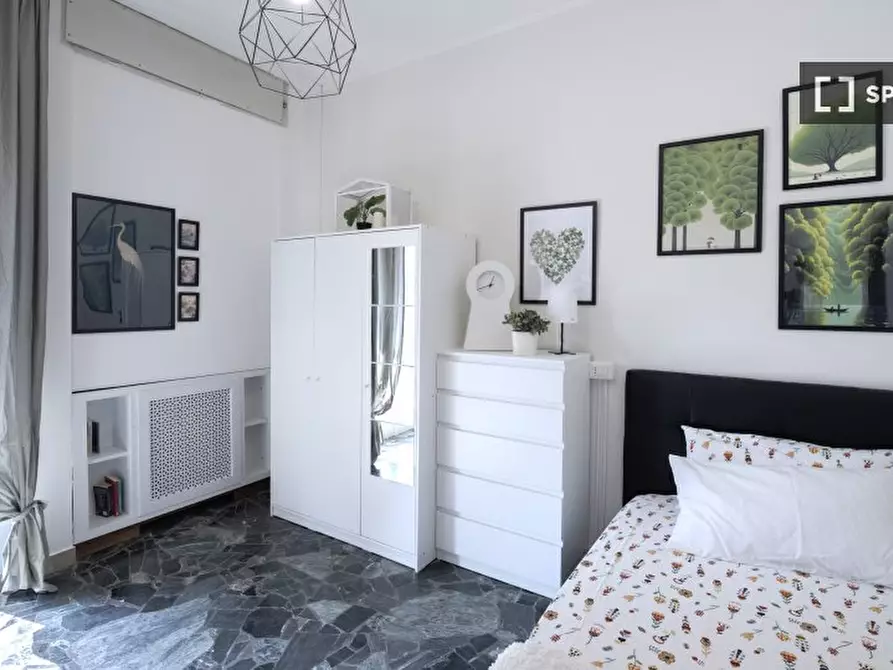 Immagine 3 di Camera condivisa in affitto  in Viale Francesco Restelli a Milano