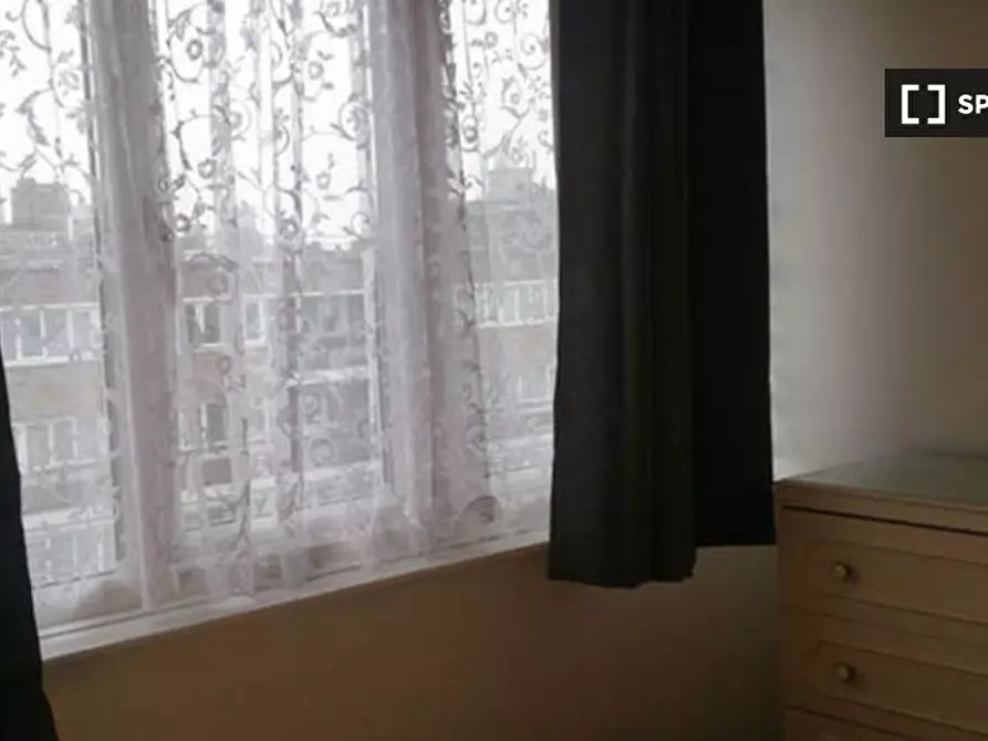 Immagine 3 di Camera condivisa in affitto  in Jubilee Street a Poplar