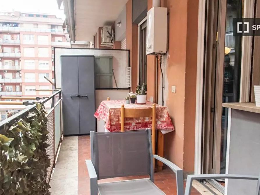 Immagine 5 di Camera condivisa in affitto  in Via Tuscolana a Roma
