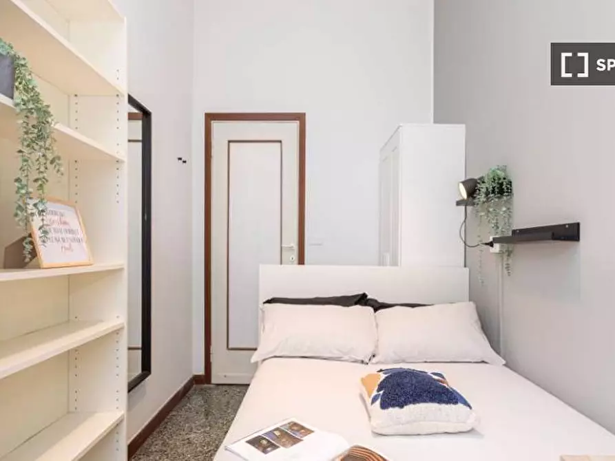 Immagine 2 di Camera condivisa in affitto  in Viale Emilio Caldara a Milano