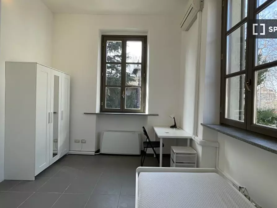 Immagine 2 di Camera condivisa in affitto  in Via Garegnano a Milano