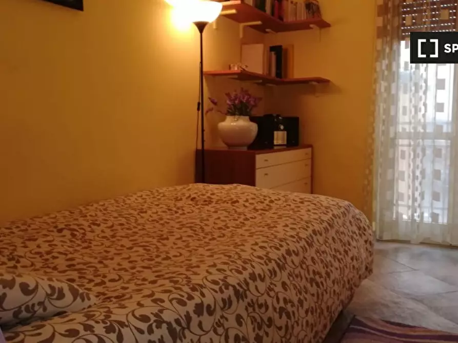 Immagine 2 di Camera condivisa in affitto  in Via Garessio a Roma