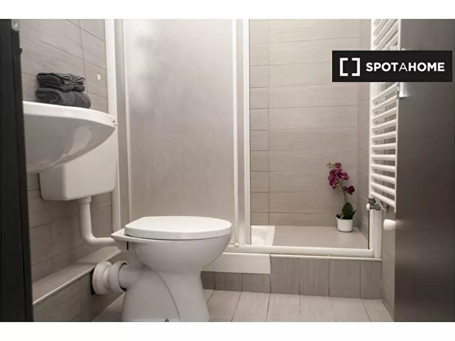 Immagine 10 di Camera condivisa in affitto  in Via Romolo Gessi a Torino