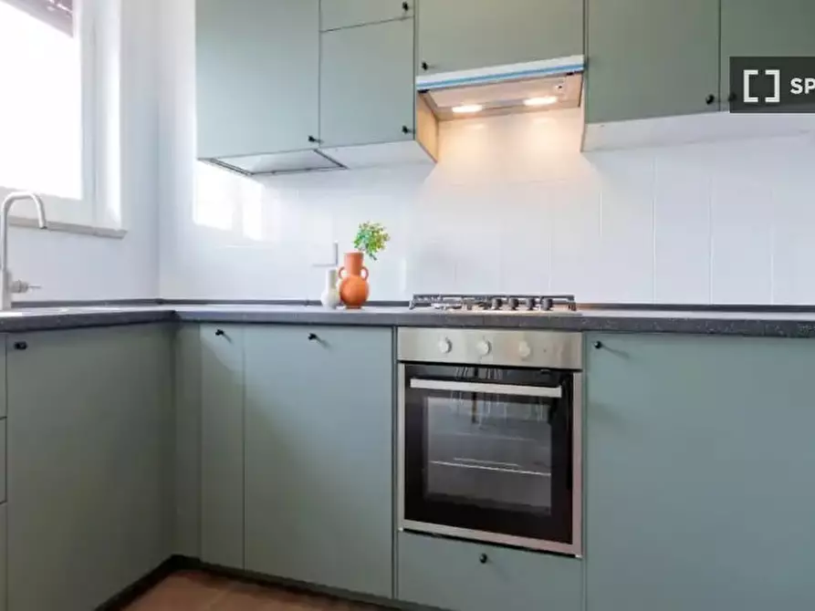 Immagine 6 di Camera condivisa in affitto  in Via Baldo degli Ubaldi a Roma