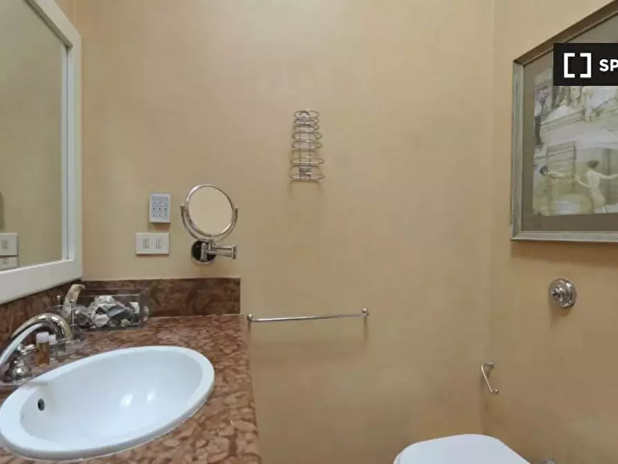 Immagine 11 di Appartamento in affitto  in Piazza S. Martino a Bologna