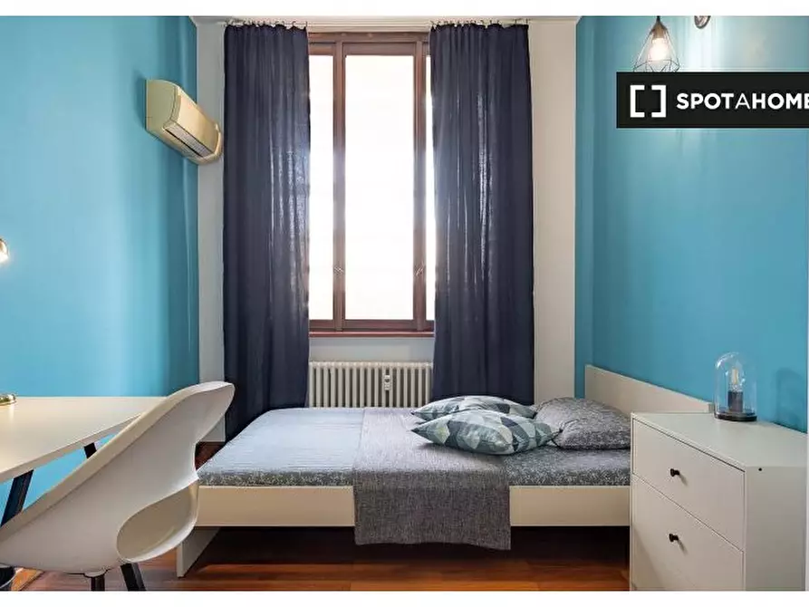 Immagine 1 di Camera condivisa in affitto  in Via Giovanni Battista Morgagni a Milano