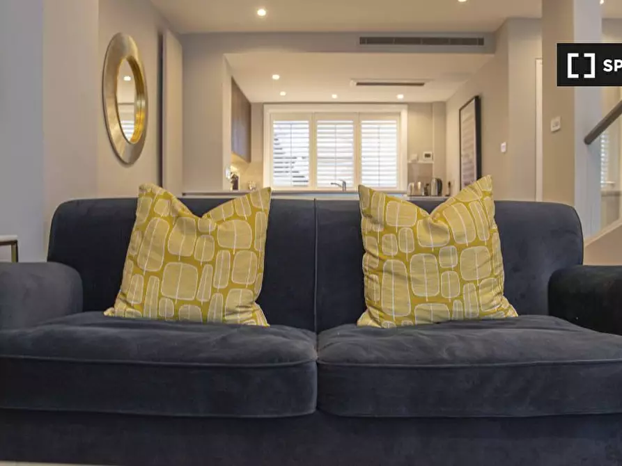 Immagine 15 di Appartamento in affitto  in Livonia Street a 