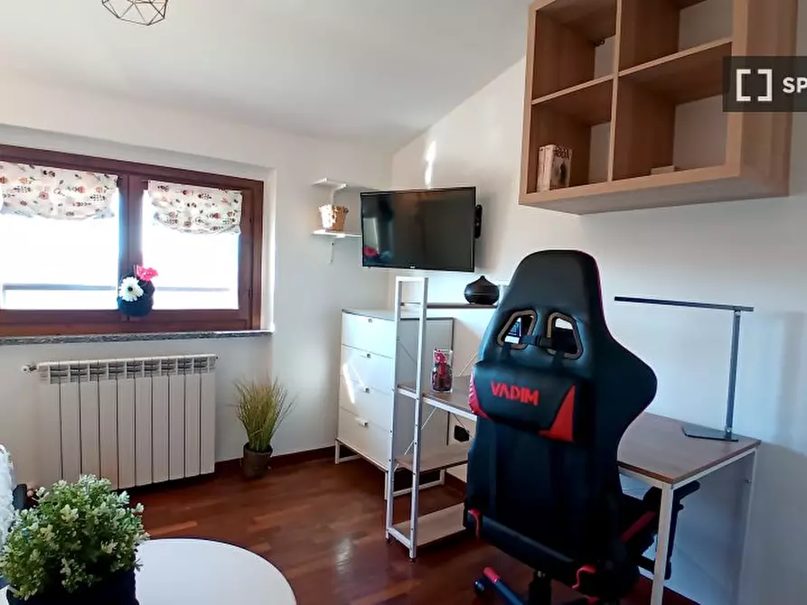 Immagine 2 di Camera condivisa in affitto  in Via Carlo Imbonati a Milano