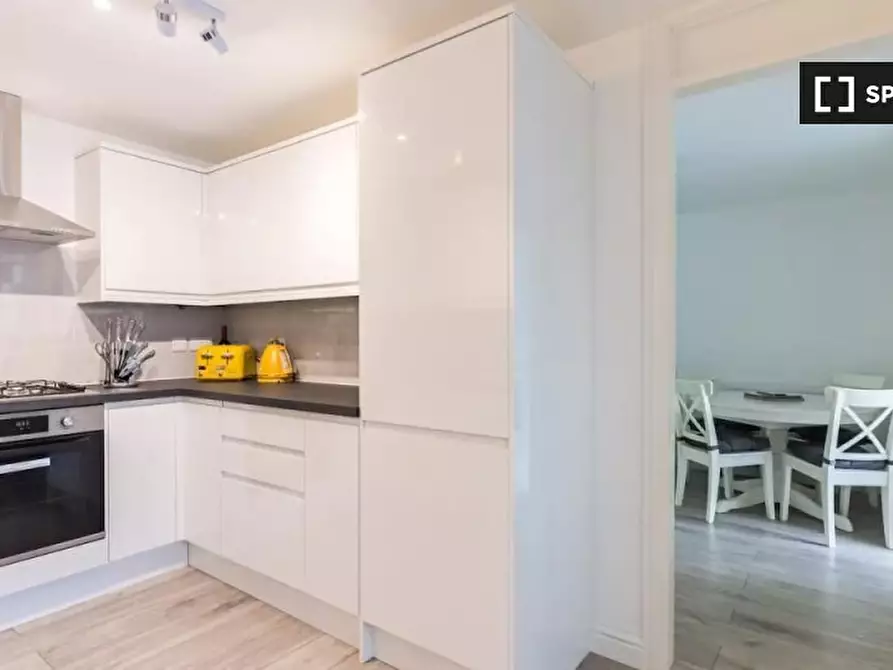 Immagine 7 di Appartamento in affitto  in Great Western Rd a Kensington