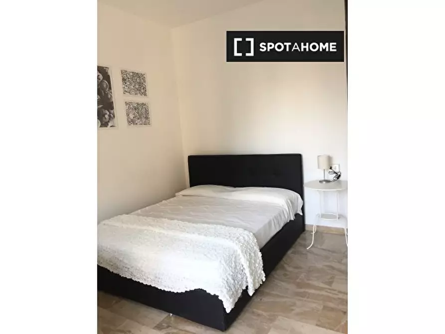 Immagine 5 di Camera condivisa in affitto  in Via Carlo Valvassori Peroni a Milano