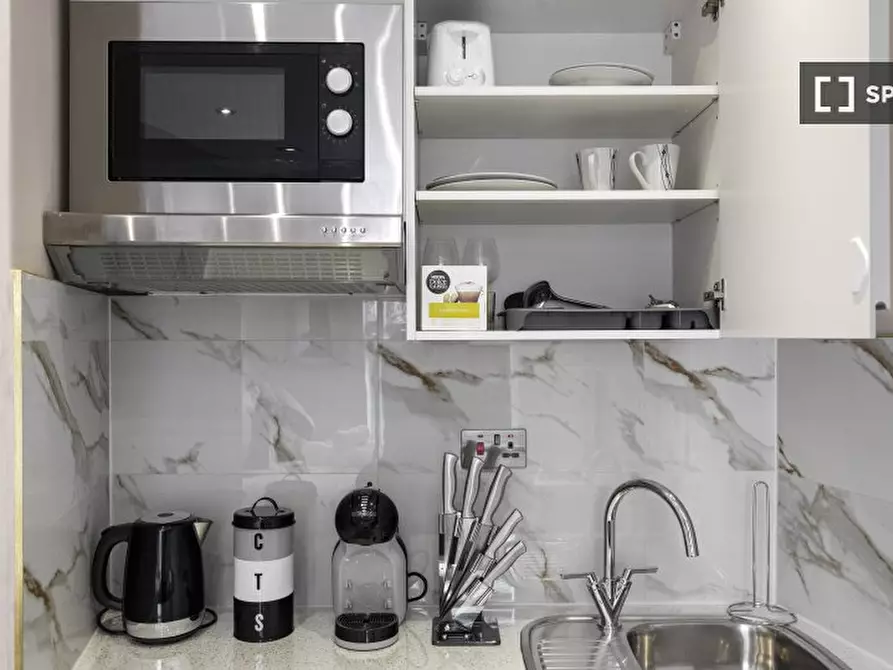 Immagine 10 di Ufficio in affitto  in flat a Tottenham
