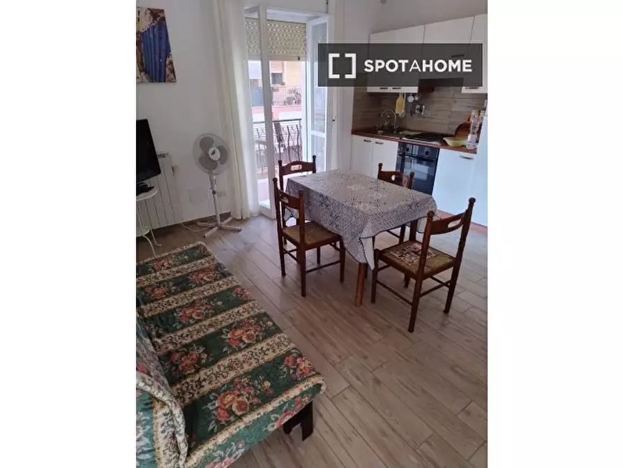 Immagine 17 di Camera condivisa in affitto  in Via Nino Bixio a Ladispoli