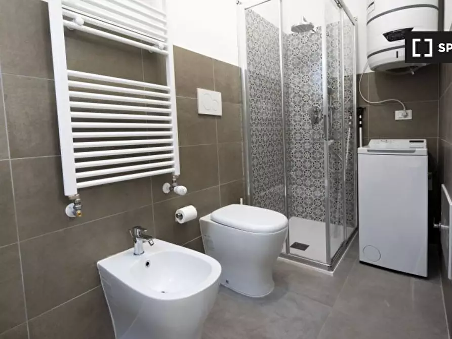 Immagine 5 di Appartamento in affitto  in Via Ugo Lenzi a Bologna