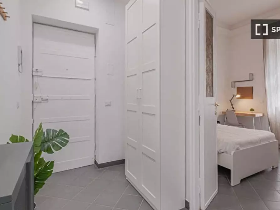 Immagine 2 di Camera condivisa in affitto  in Via Gualtiero Castellini a Roma