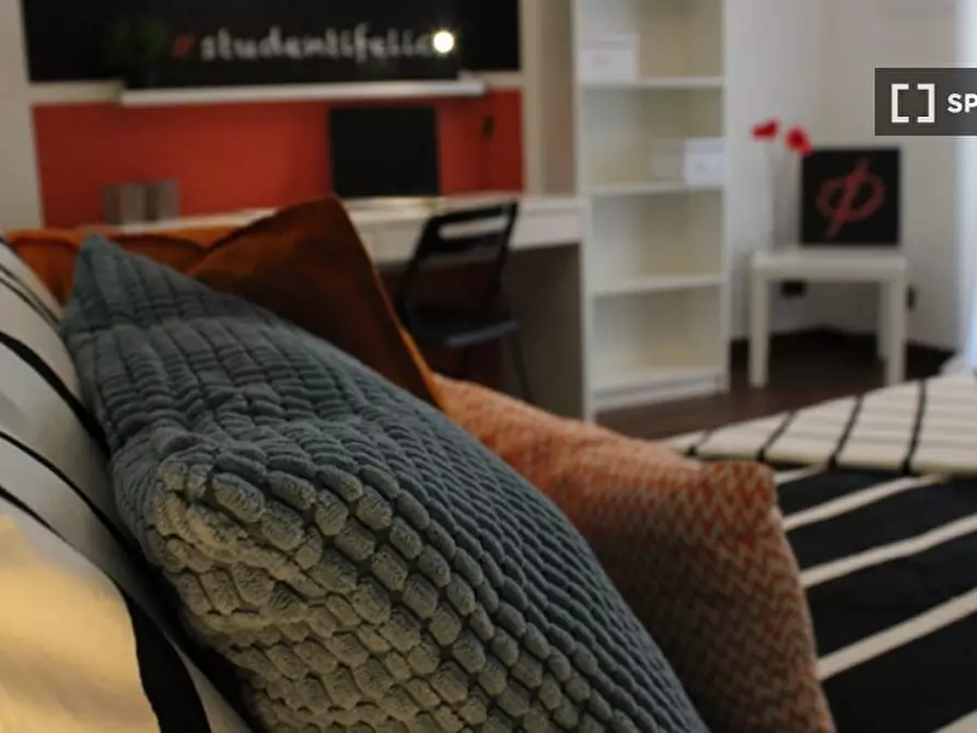 Immagine 3 di Camera condivisa in affitto  in Europa a Brescia