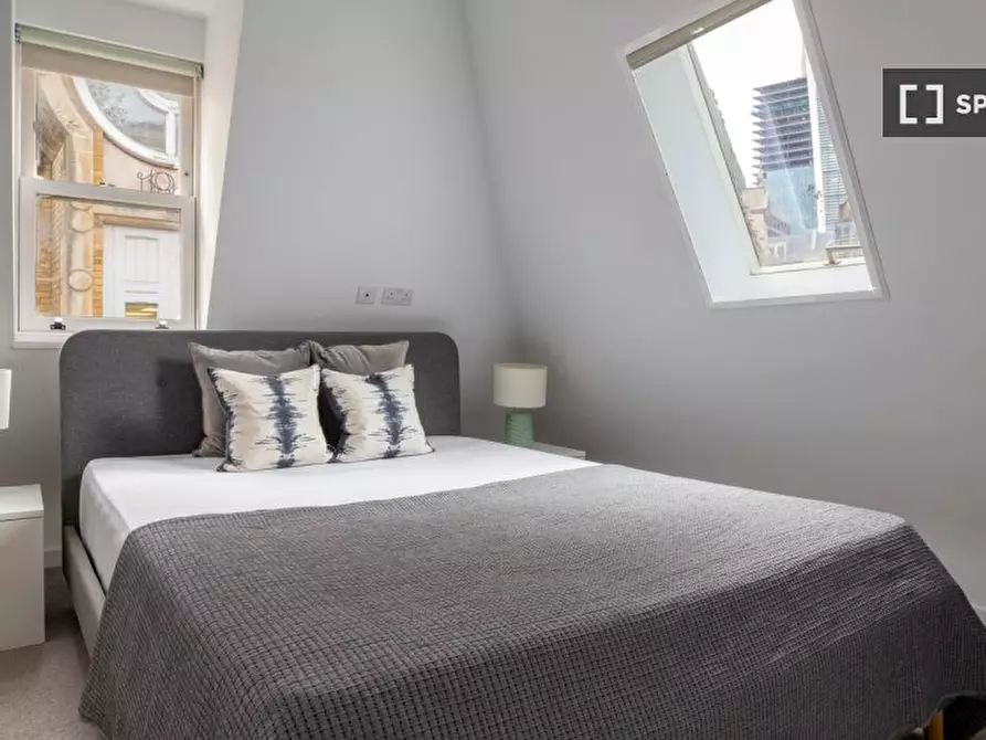 Immagine 9 di Appartamento in affitto  in Lovat Ln a 