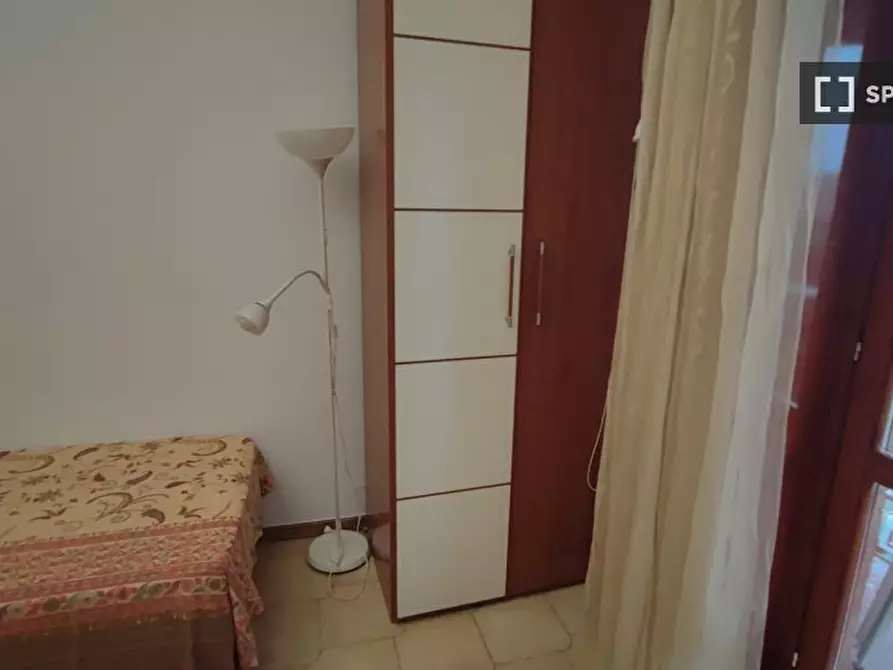 Immagine 2 di Camera condivisa in affitto  in Via Nocera Umbra a Roma