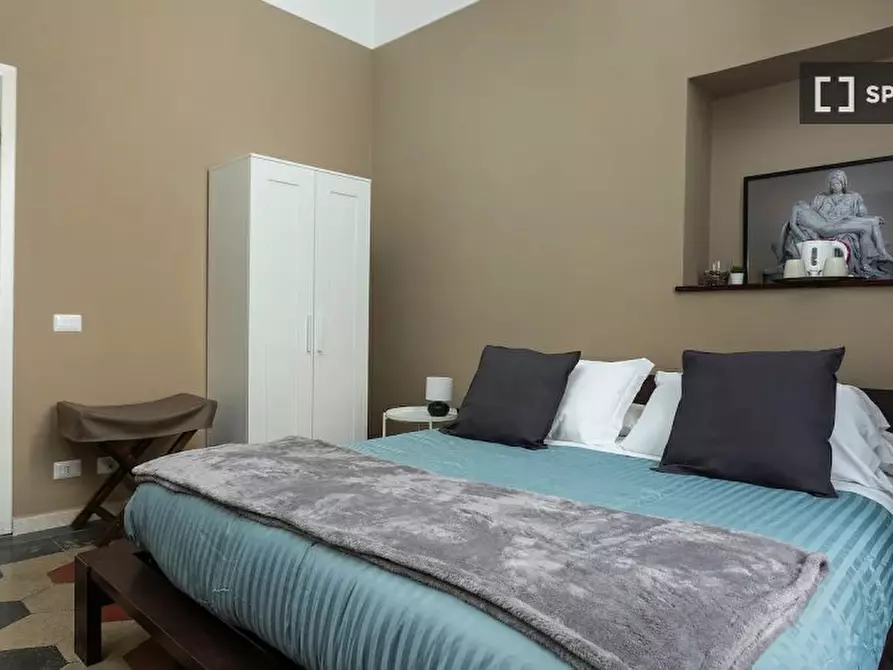 Immagine 2 di Camera condivisa in affitto  in Via Alberico II a Roma