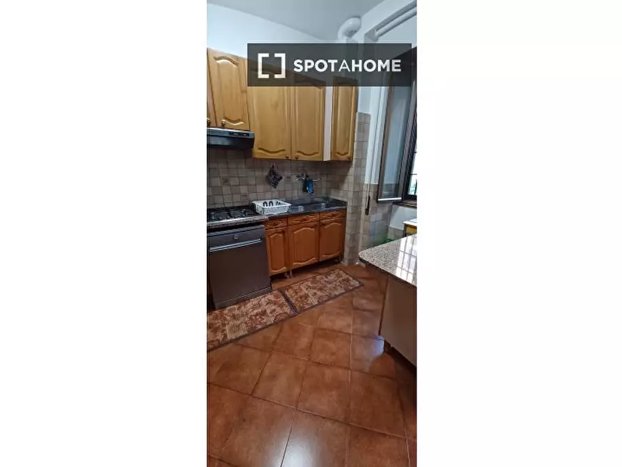 Immagine 5 di Camera condivisa in affitto  in Viale della Venezia Giulia a Roma