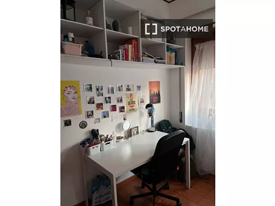 Immagine 3 di Camera condivisa in affitto  in Via Salvatore di Giacomo a Roma