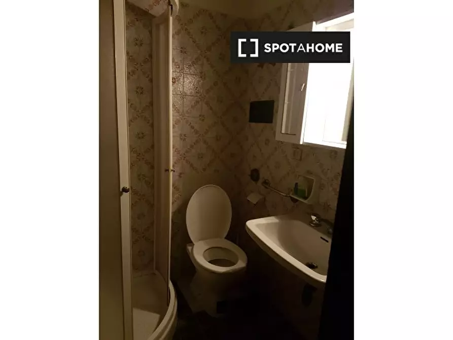 Immagine 15 di Camera condivisa in affitto  in Via Luciano Manara a Padova