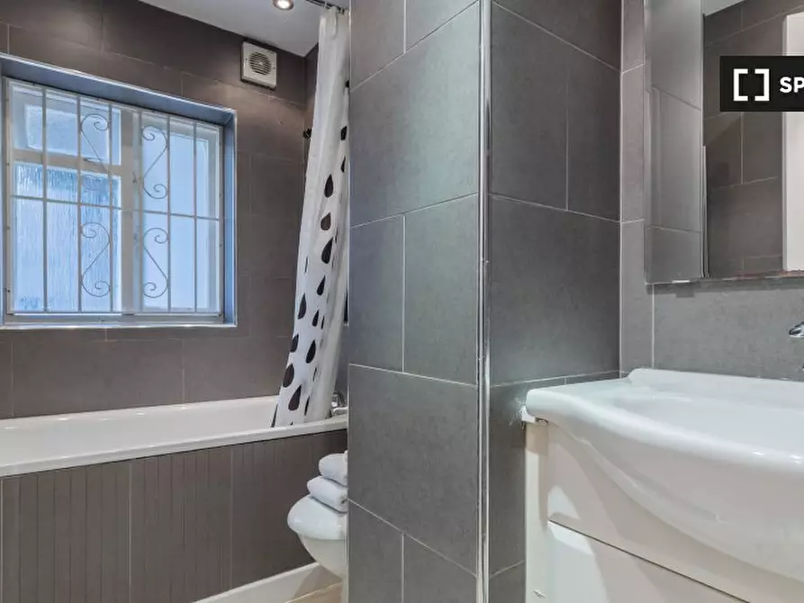 Immagine 16 di Appartamento in affitto  in Mornington St a Camden Town