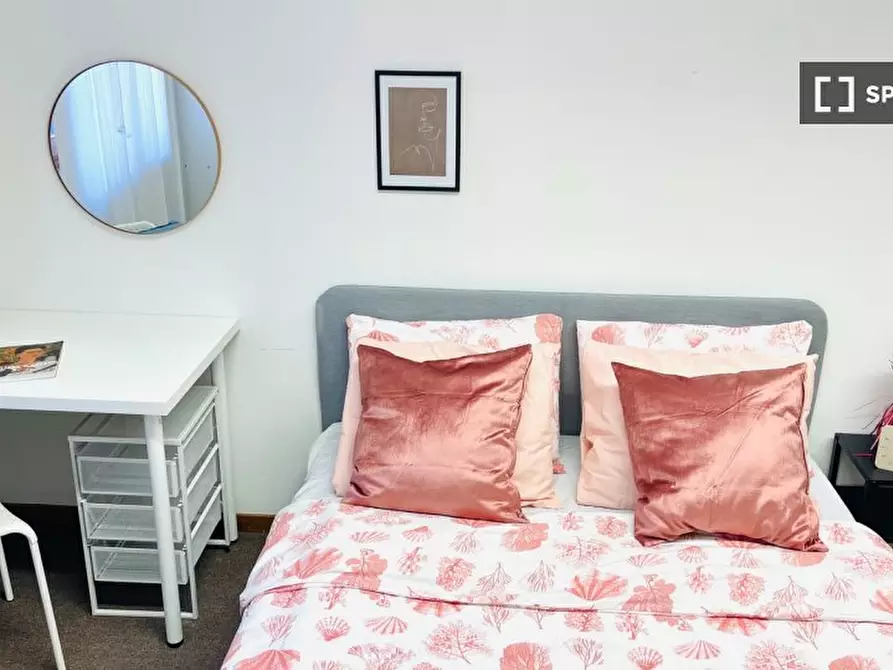 Immagine 2 di Camera condivisa in affitto  in Via Antonio Canova a Milano