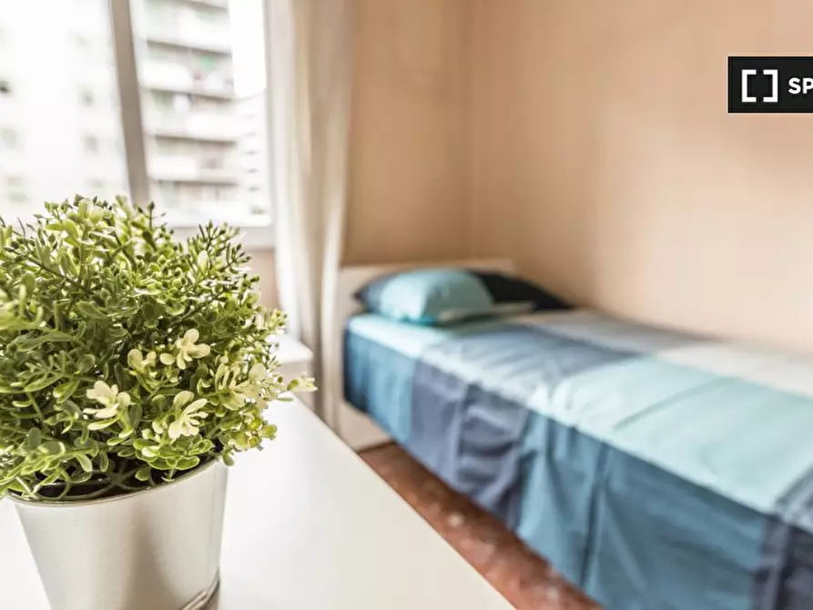 Immagine 10 di Camera condivisa in affitto  in Via Statilio Ottato a Roma