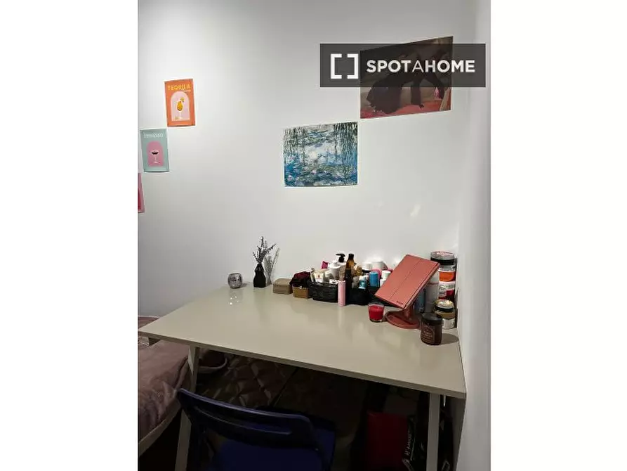 Immagine 2 di Camera condivisa in affitto  in Viale Piero e Alberto Pirelli a Milano