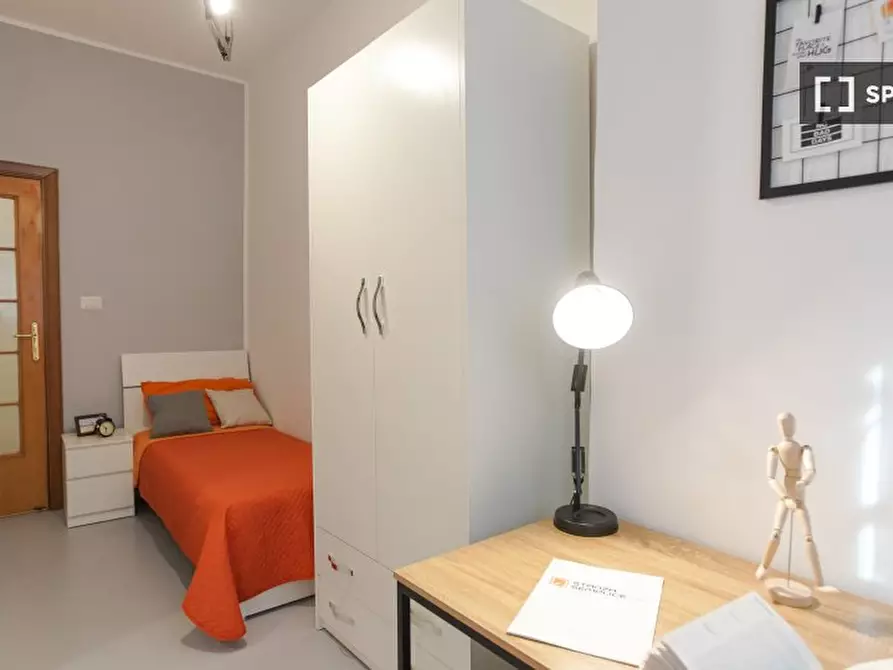 Immagine 4 di Camera condivisa in affitto  in Bognar a Pozzuoli