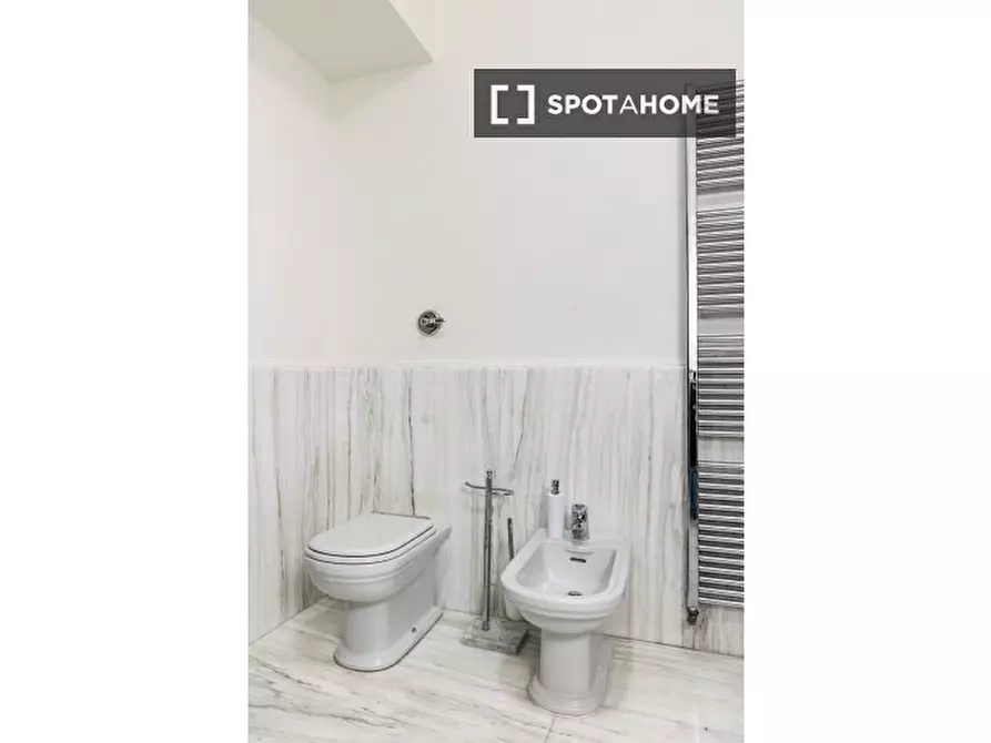 Immagine 3 di Ufficio in affitto  in Str. Maggiore a Bologna