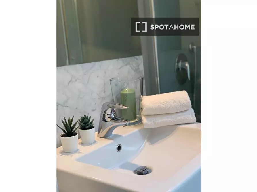 Immagine 4 di Camera condivisa in affitto  in Via Giovanni Boccaccio a Milano