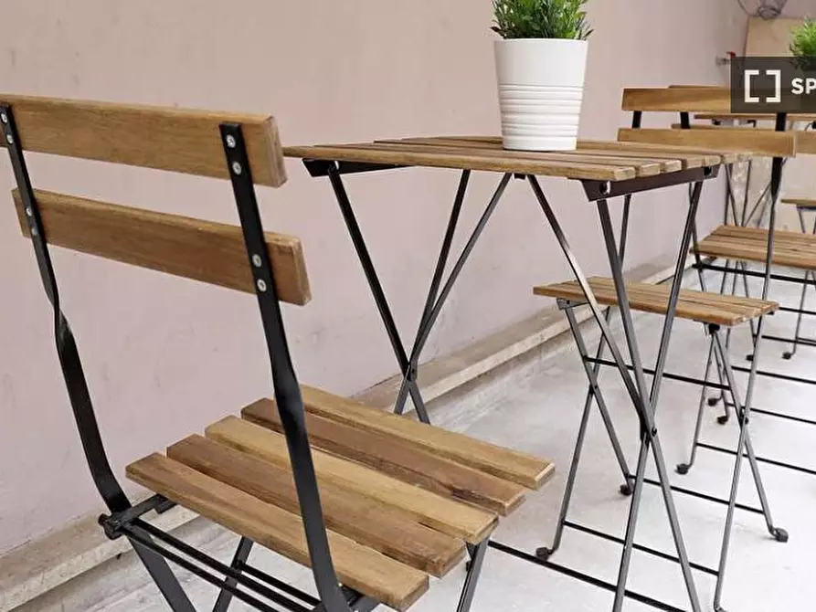 Immagine 18 di Camera condivisa in affitto  in Via Antonino Lo Surdo a Roma