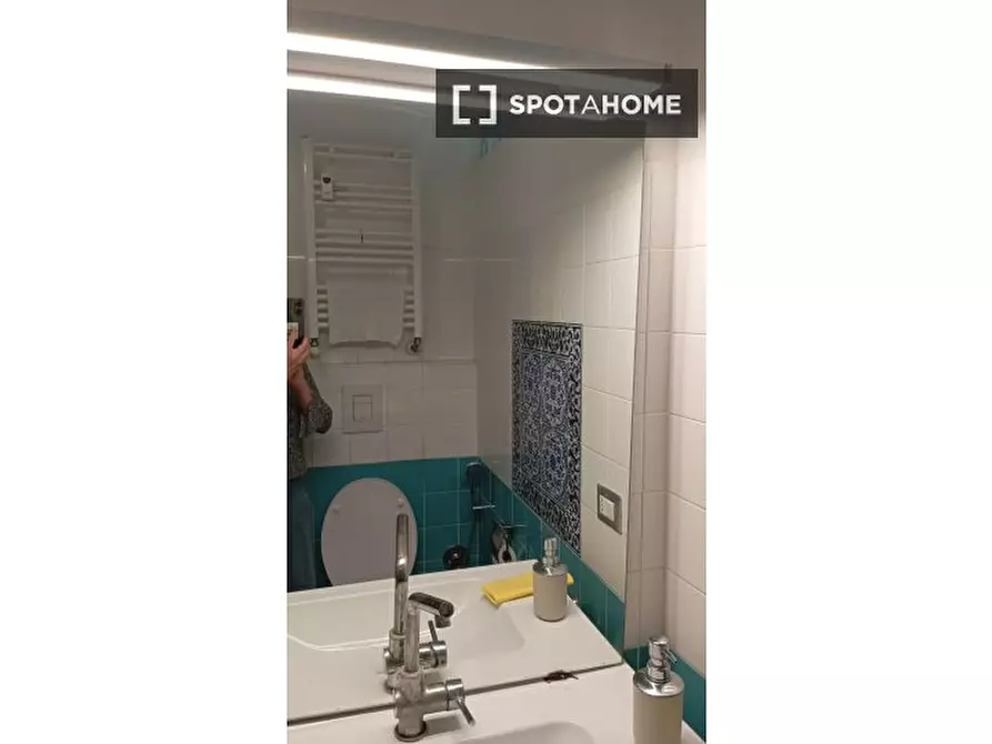 Immagine 7 di Camera condivisa in affitto  in Via Camilla a Roma