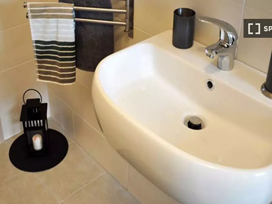 Immagine 16 di Camera condivisa in affitto  in Via Plinio a Milano