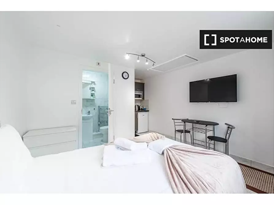 Immagine 5 di Ufficio in affitto  in Flat a Barnet