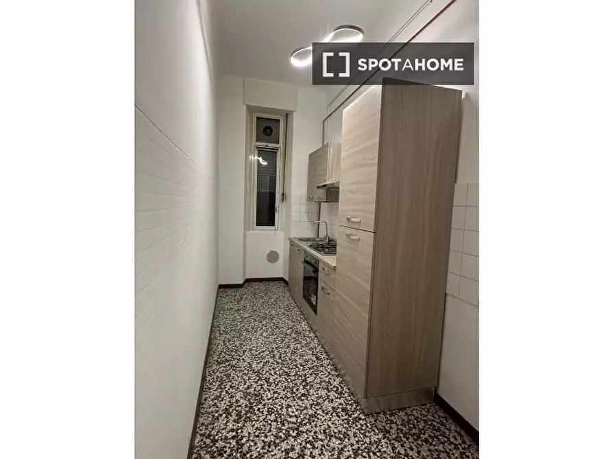 Immagine 5 di Camera condivisa in affitto  in Via Polesine a Milano