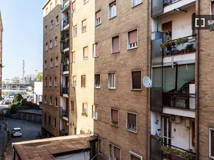 Immagine 18 di Camera condivisa in affitto  in Via Melchiorre Delfico a Milano