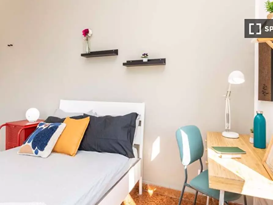 Immagine 3 di Camera condivisa in affitto  in Via Arcivescovo Romilli a Milano