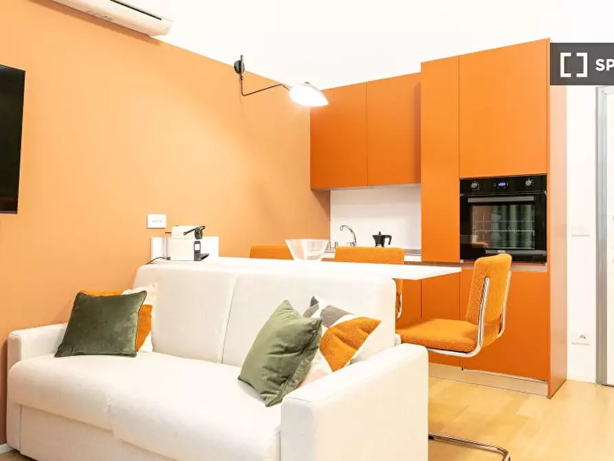 Immagine 3 di Ufficio in affitto  in Via Borromei a Milano