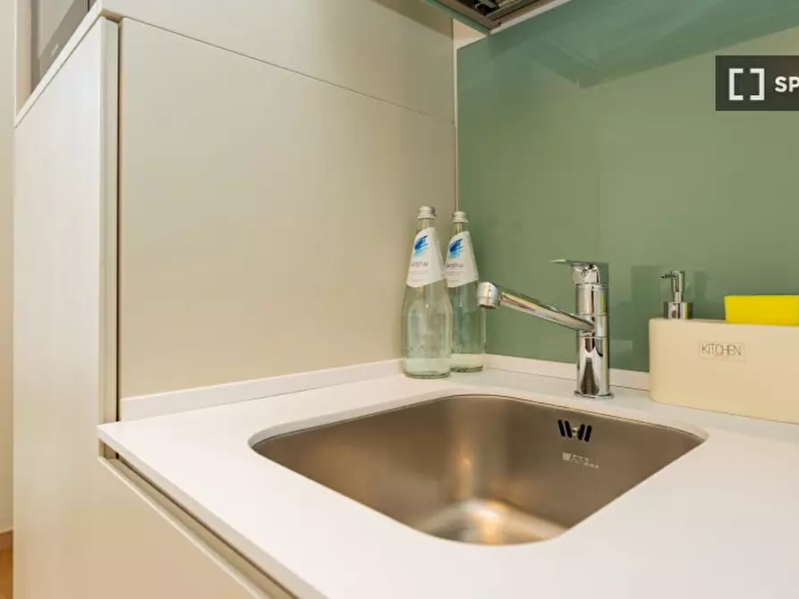 Immagine 10 di Ufficio in affitto  in Viale Abruzzi a Milano