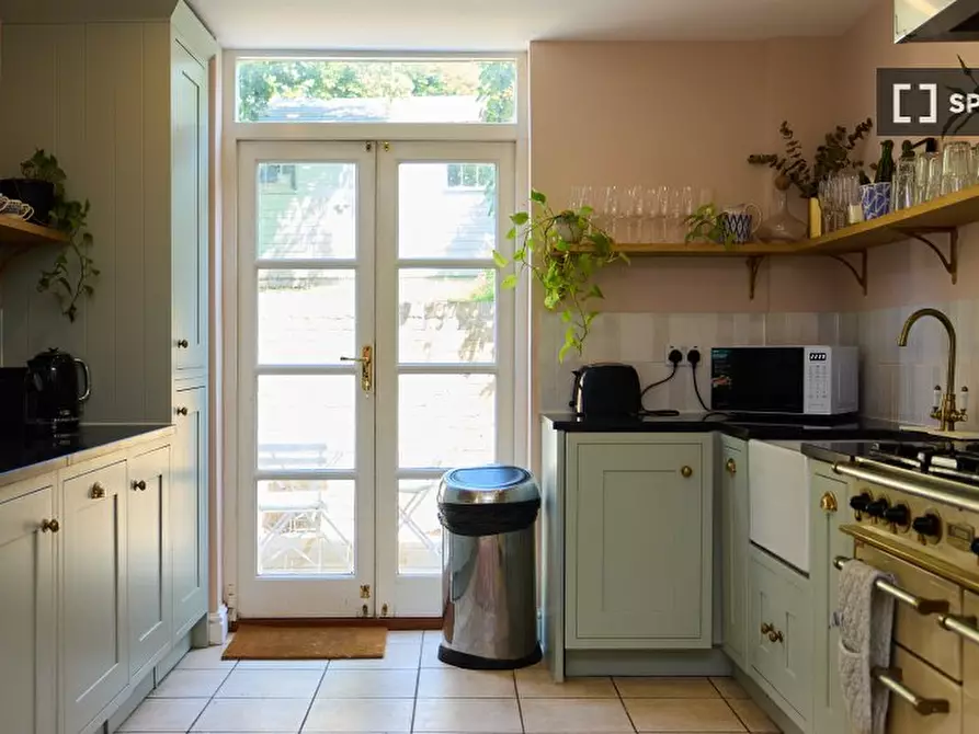 Immagine 6 di Appartamento in affitto  in Charlton Church Lane a Greenwich
