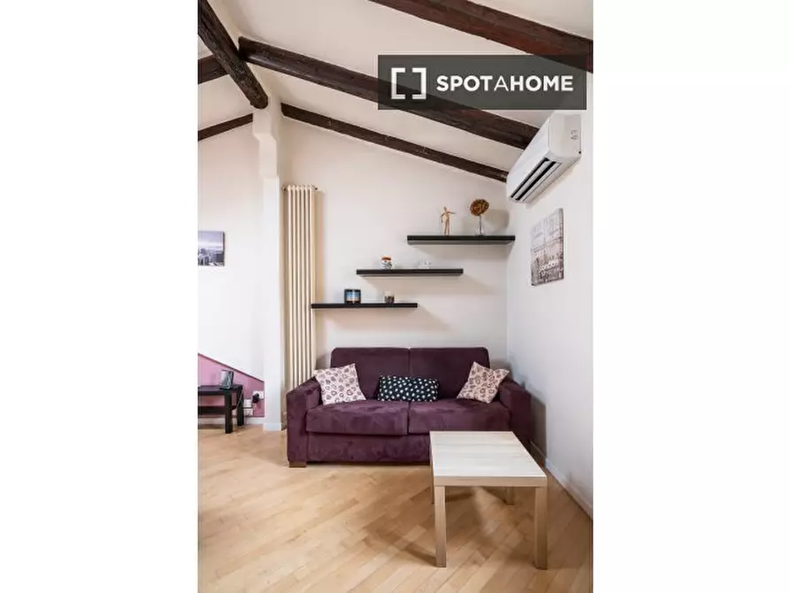 Immagine 12 di Appartamento in affitto  in Via del Pratello a Bologna