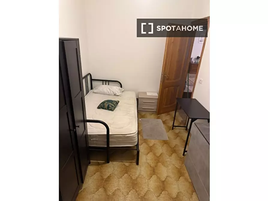 Immagine 1 di Camera condivisa in affitto  in Via Argusto a Roma