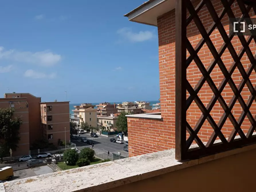 Immagine 6 di Appartamento in affitto  in Via delle Triremi a Roma