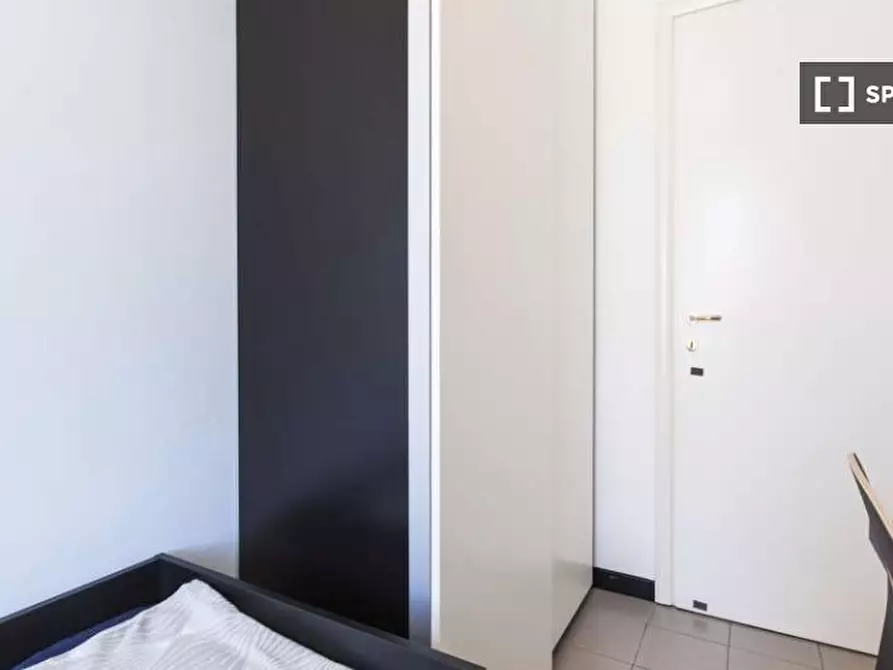 Immagine 3 di Camera condivisa in affitto  in Viale Emilio Caldara a Milano